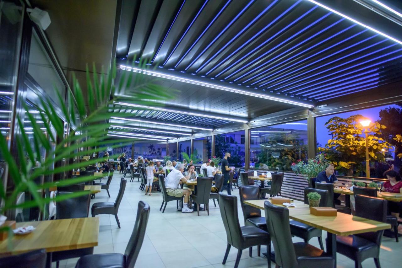 Hotel Tomis Мамая Екстериор снимка