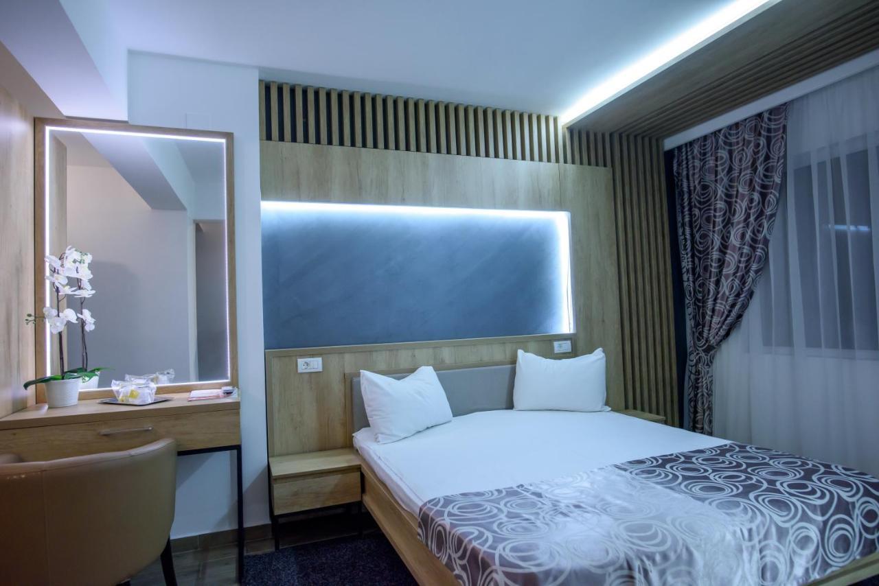 Hotel Tomis Мамая Екстериор снимка