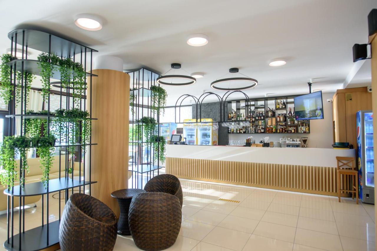 Hotel Tomis Мамая Екстериор снимка