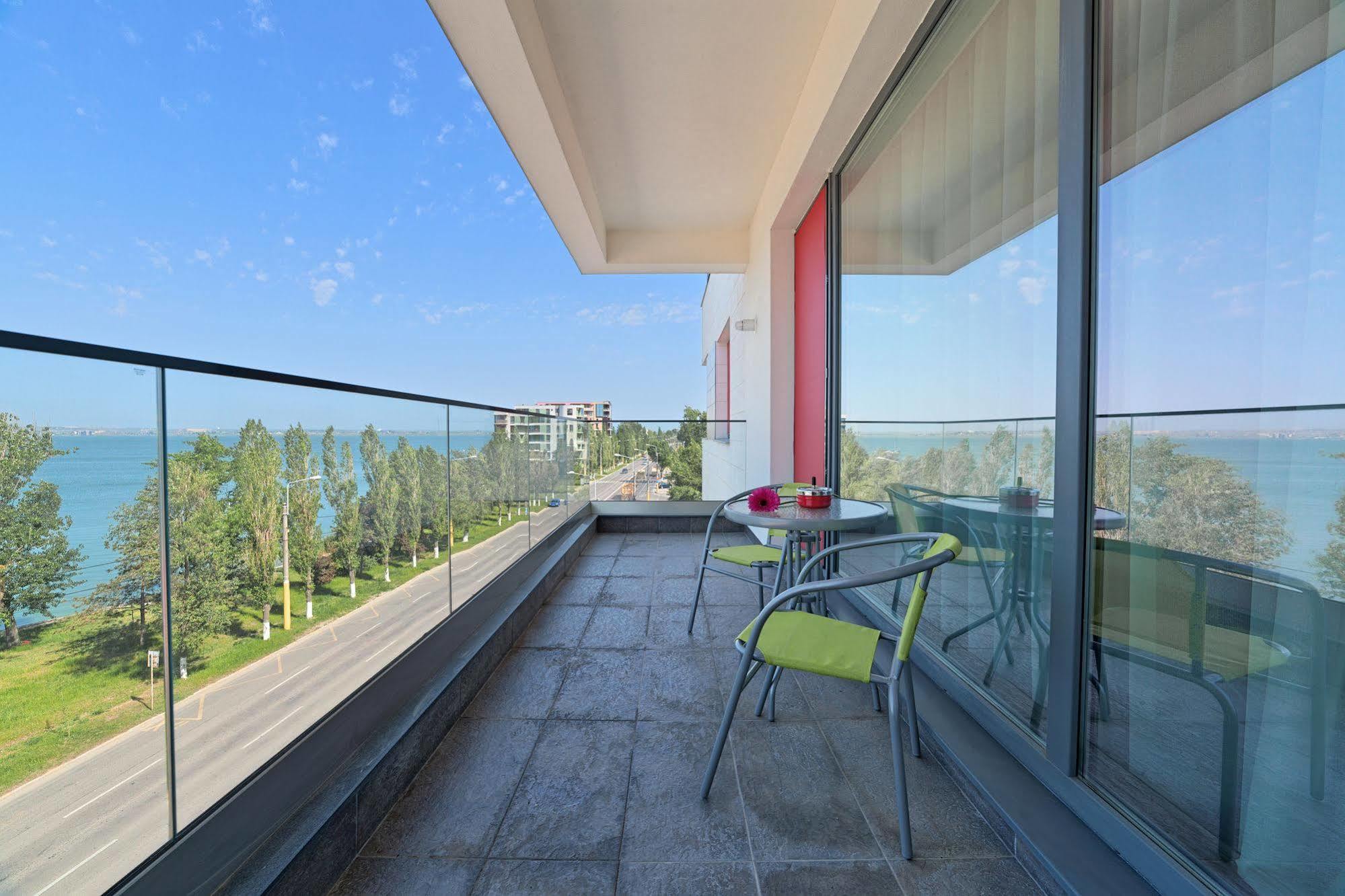 Hotel Tomis Мамая Екстериор снимка